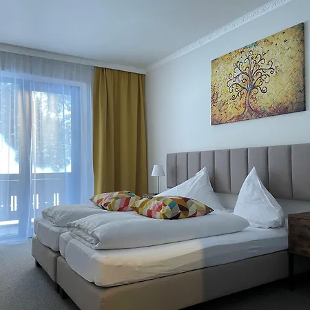 Haas Hotel